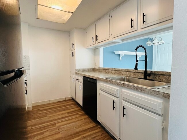 Building Photo - 6981 Chasewood Dr