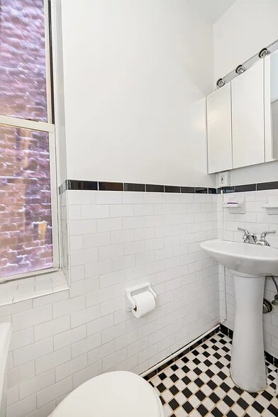 Building Photo - 240 Sullivan St