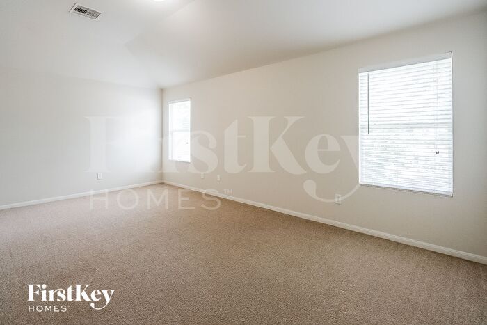 Building Photo - 2351 Village Leaf Dr