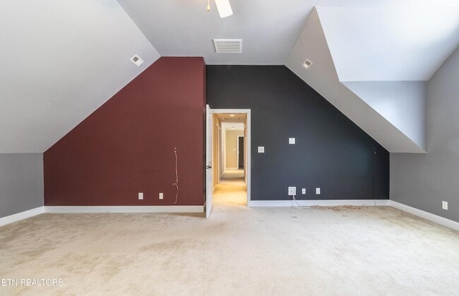 Building Photo - 8334 Bay Gardens Ln