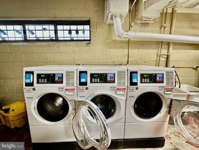 Building Photo - 5112 MacArthur Blvd NW