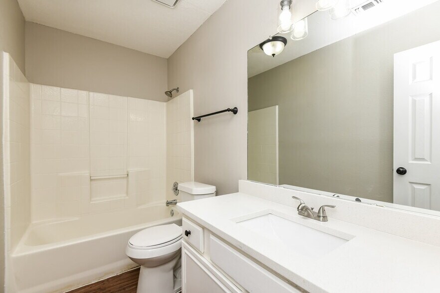 Building Photo - 415 Faircrest Dr