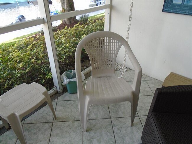 Building Photo - 3165 NE 48th Ct