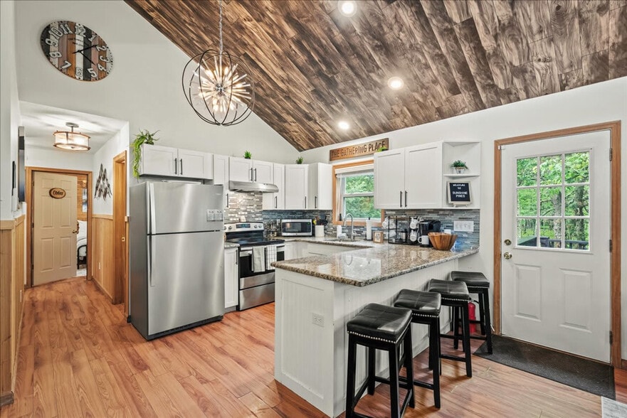 Building Photo - 194 Chapman Cir