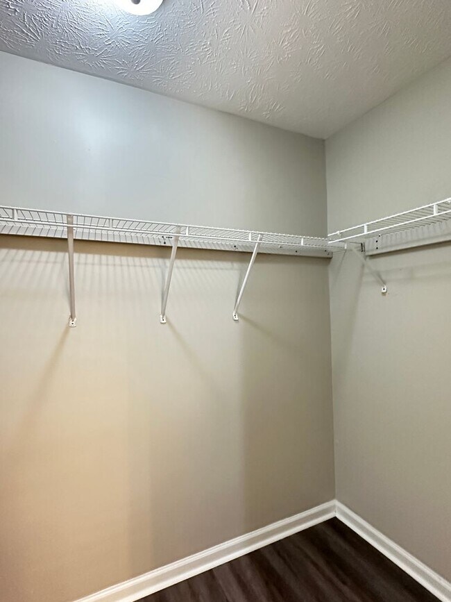 Building Photo - Beautiful 3 BR, 2.5 Bath House in Georgetown! Open Layout, Fenced Backyard, Attached Garage