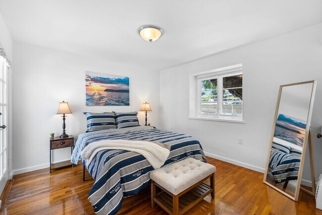 Building Photo - Charming 2 Bed 1 bath "fully furnished monthly rental" in La Jolla Village.