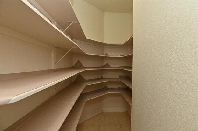 Building Photo - 5215 Field Briar Ln