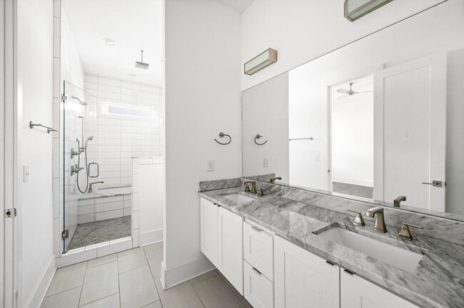 Building Photo - Modern 3BR/3.5BA home in Sylvan Summit, just minutes from downtown!