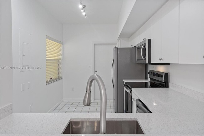 Building Photo - 11828 SW 100th St