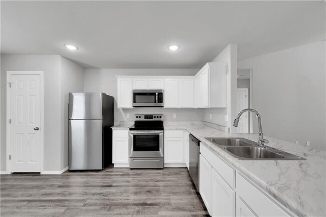 Building Photo - 1731 Hermitage Dr