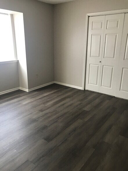 Building Photo - 8911 GSRI Ave