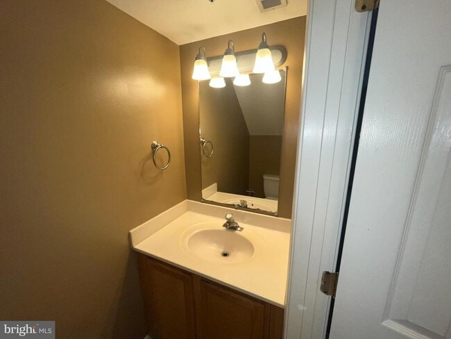 Building Photo - 47745 Devin Cir