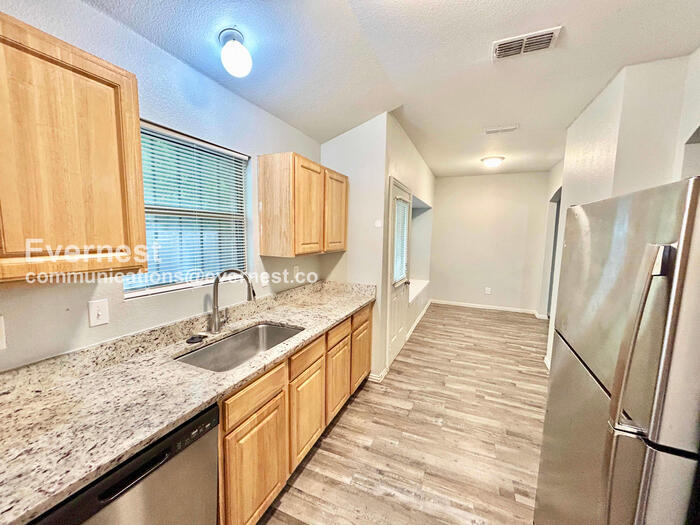 Building Photo - 146 Creek Cove Dr