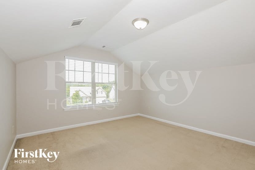 Building Photo - 566 Massey Ct