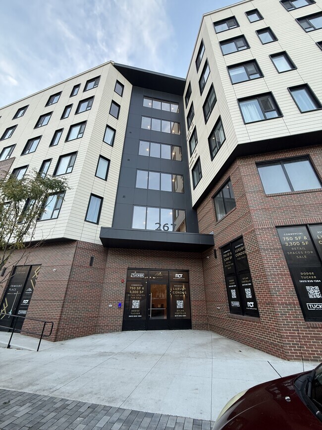 Building Photo - 267 Old Colony Ave