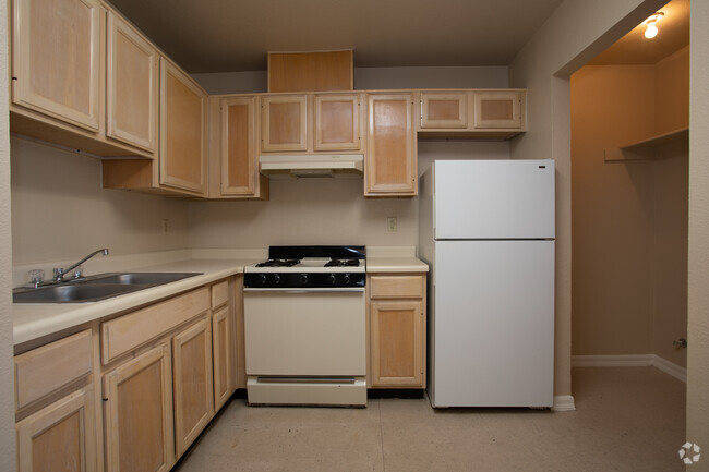Primary Photo - Western Pellicano Apartments