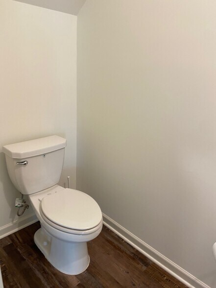 Building Photo - 252 Chelsea Park Cir