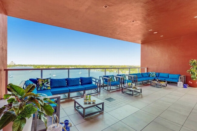 Building Photo - 777 N Ocean Dr