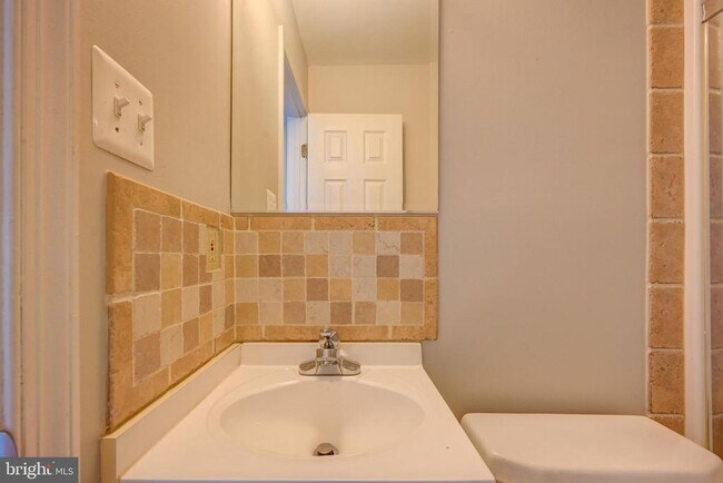 Building Photo - 4624 Kings Mill Way