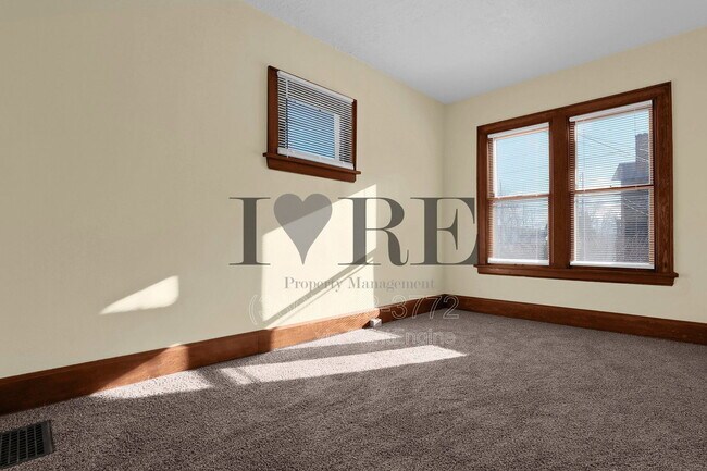 Building Photo - 1257 E Livingston Ave