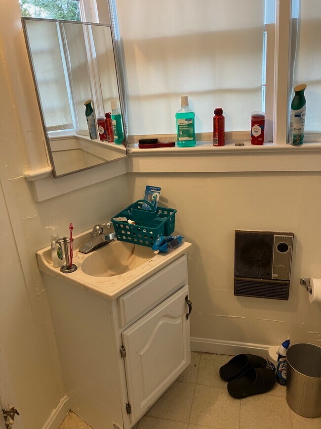 Building Photo - 200 Cannon St