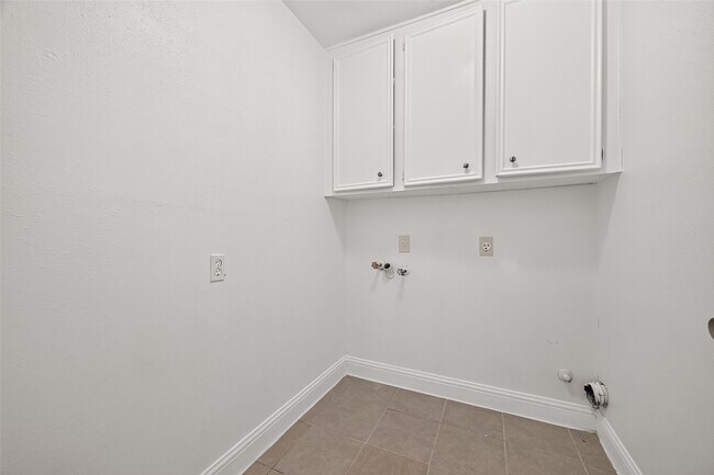 Building Photo - 7214 Addicks Clodine Rd