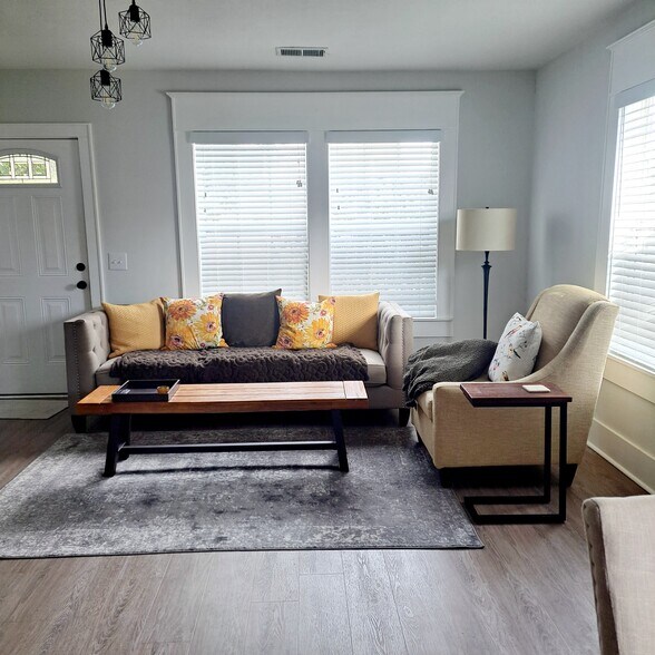 Open space - 3645 Azalea Dr