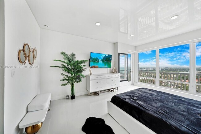 Building Photo - 4020 Galt Ocean Dr