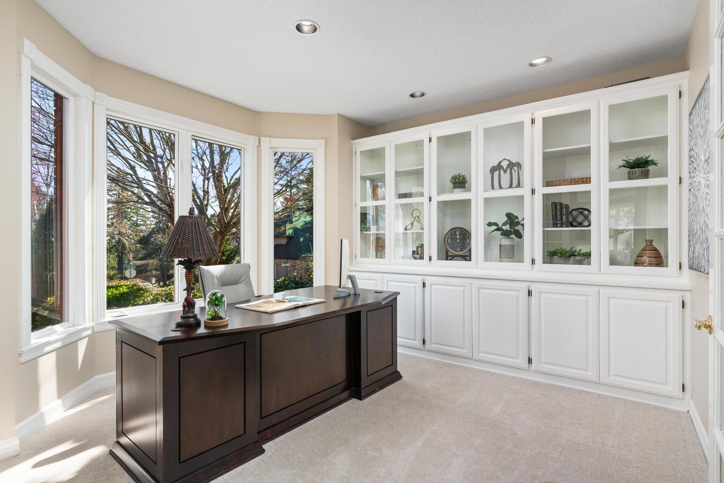 Building Photo - 16235 SW Falcon Dr