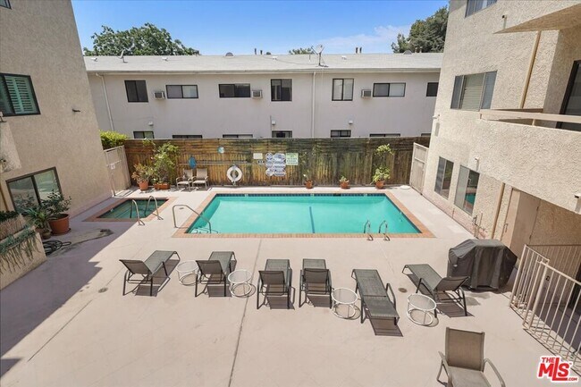 Building Photo - 14630 Dickens St
