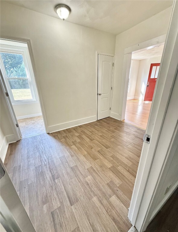 Building Photo - 115 S Lawn Ave