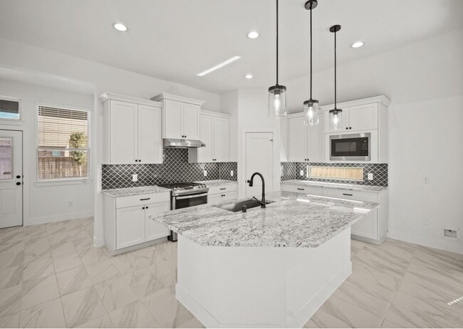 Building Photo - 19839 Burkett Trailhead Wy