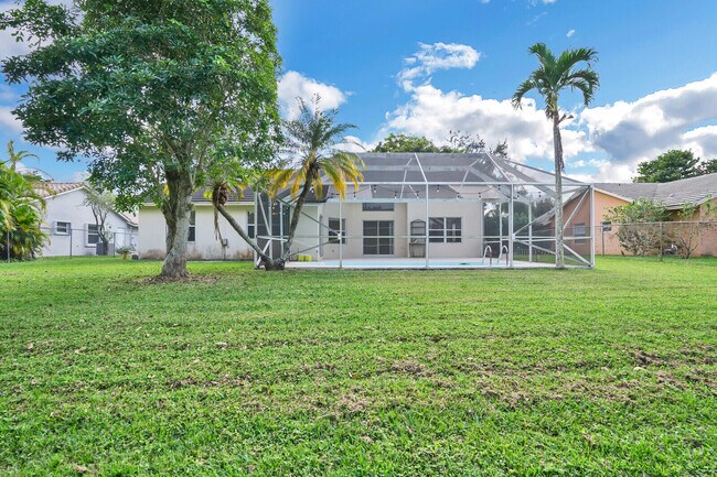 Building Photo - 10567 Paso Fino Dr
