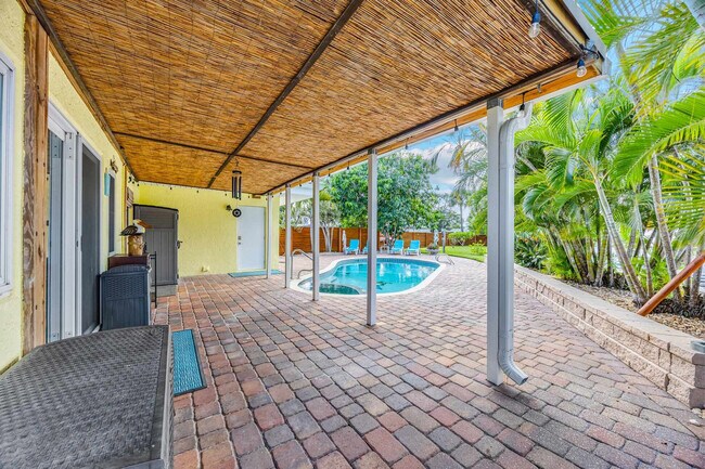 Building Photo - 491 Indian Creek Dr