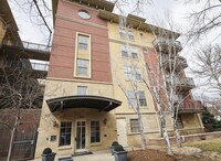 Building Photo - Gorgeous 1 bed 1 bath in an amazing location