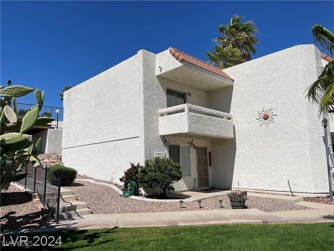 Primary Photo - 687 Marina Dr