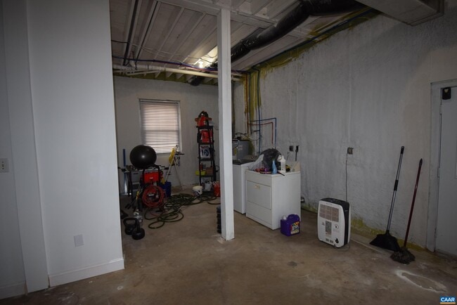 Building Photo - 3364 Dogwood Dr