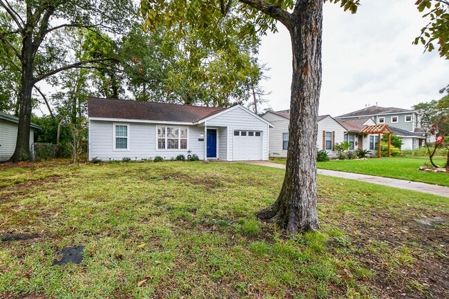 Building Photo - 1619 Viking Dr