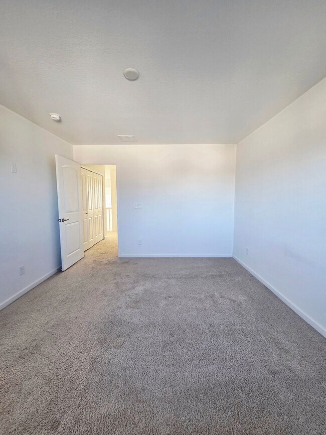 Building Photo - 5435 W 97th Ave