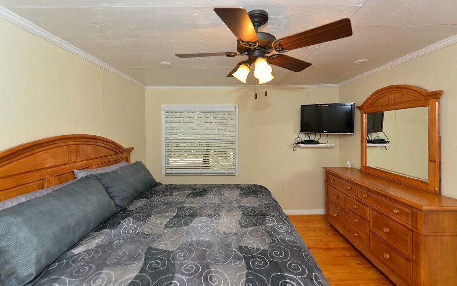 Building Photo - 8260 Ibis St