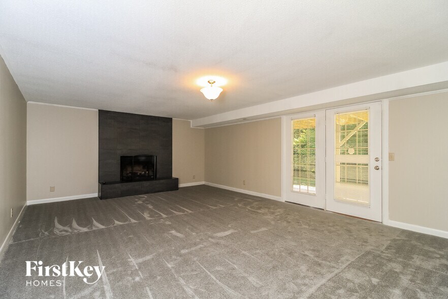 Building Photo - 5601 Kane Dr