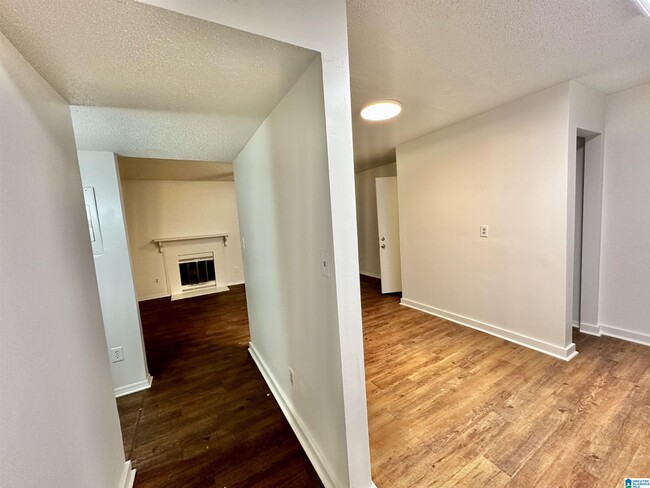 Building Photo - 415 Skyview Dr