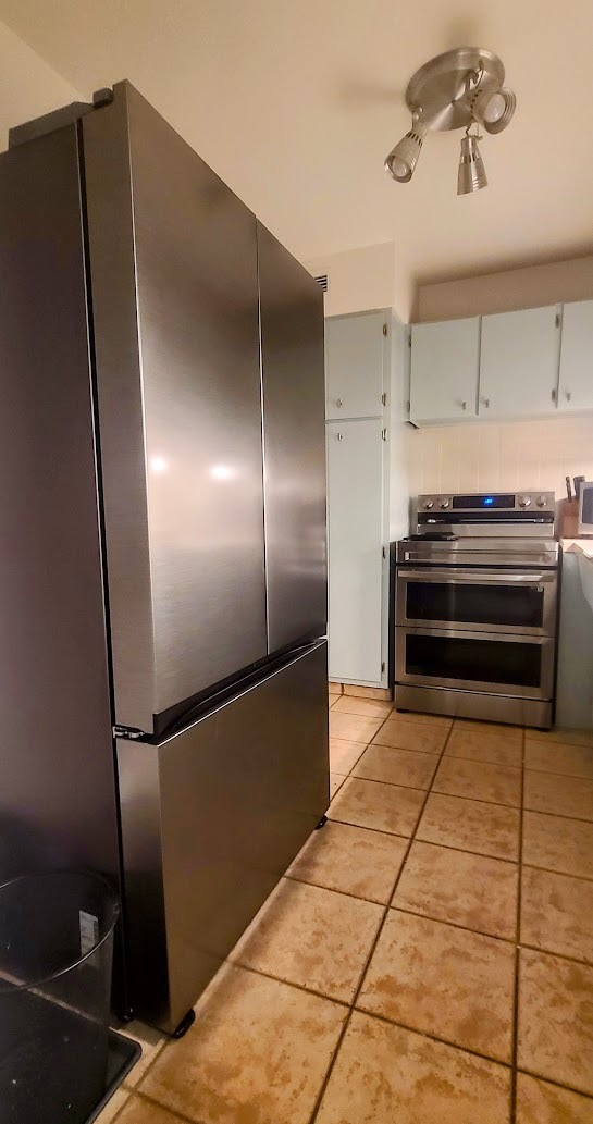 New 27 cubic foot French-door refrigerator. - 3 Island Ave