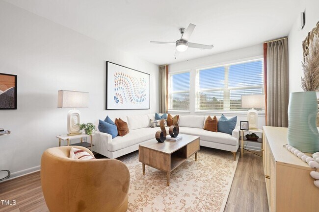 Building Photo - 211 Hammond Center Dr