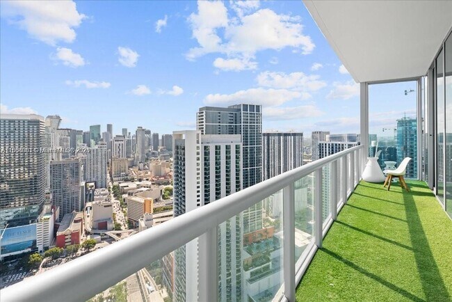 Building Photo - 888 Biscayne Blvd