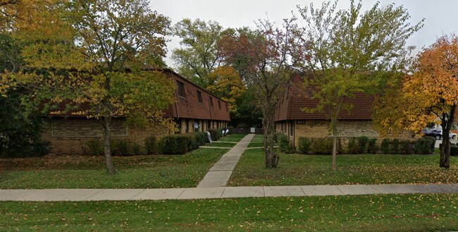 Building Photo - 389 N Wood Dale Rd