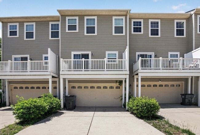 Building Photo - 2864 Hedgerow Pl