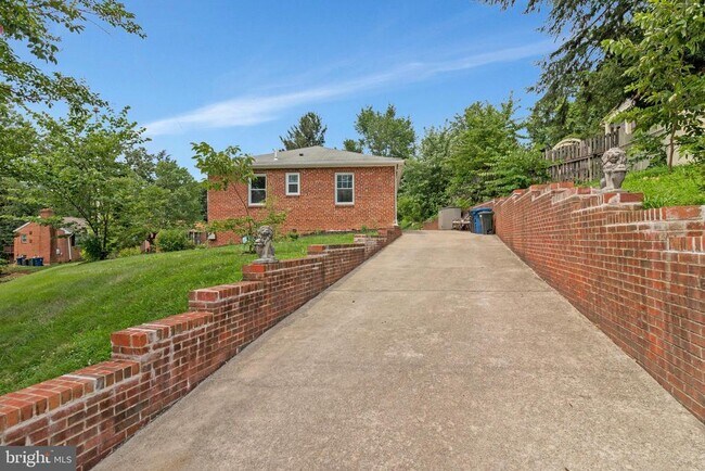 Building Photo - 301 Moncure Dr