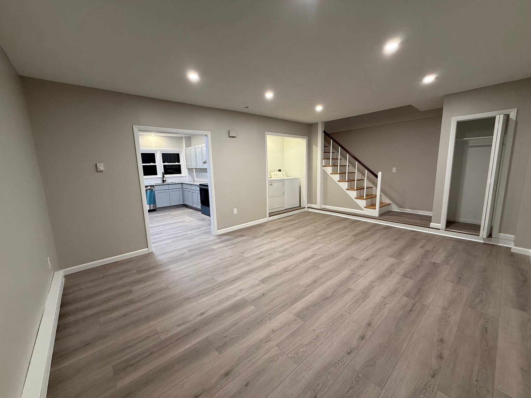 Building Photo - 735 Stafford Rd