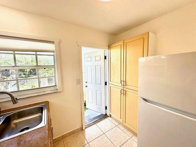 Building Photo - 2101 Bay Dr